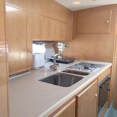 Botel Barco Fairline *
