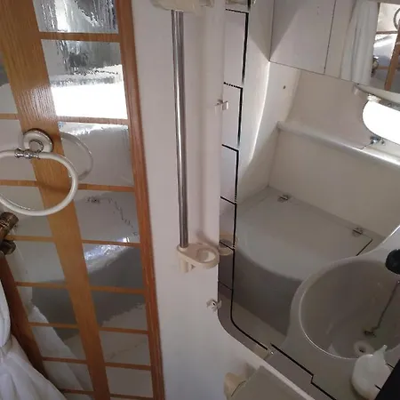 Botel Barco Fairline *