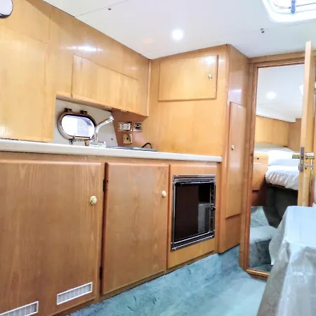 Barco Fairline * Moana