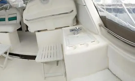 Botel Barco Fairline *