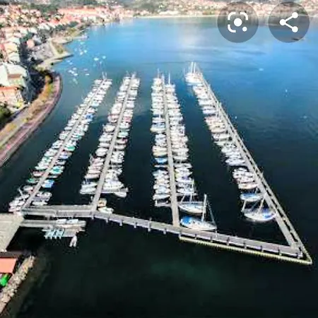 Barco Fairline Botel Moana