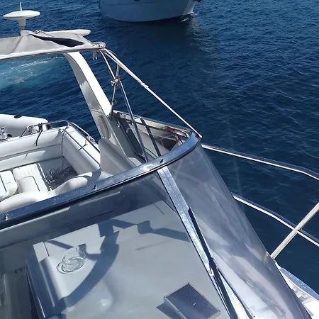 Barco Fairline * Moana